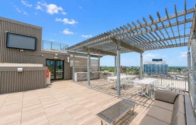 1 bed, 1 bath, 814 sqft, $3,400, Unit 410