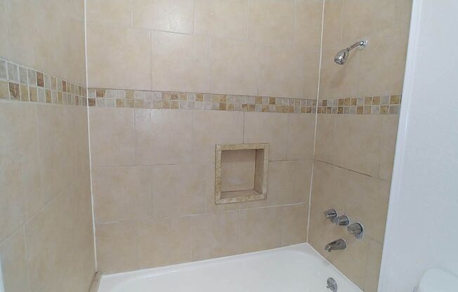 2 beds, 2 baths, 910 sqft, $2,950, Unit 215