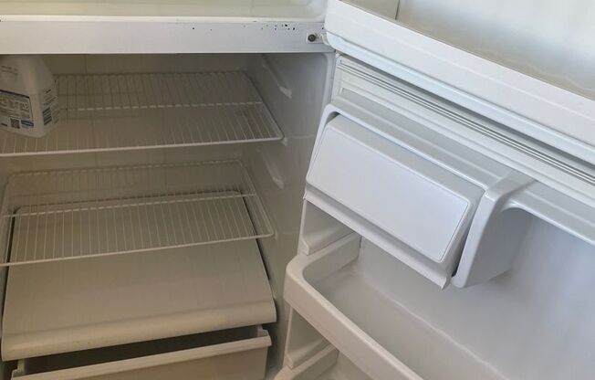 2 beds, 1 bath, $880, Unit 808