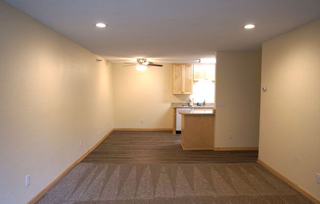 2 beds, 2 baths, 915 sqft, $1,750, Unit 102