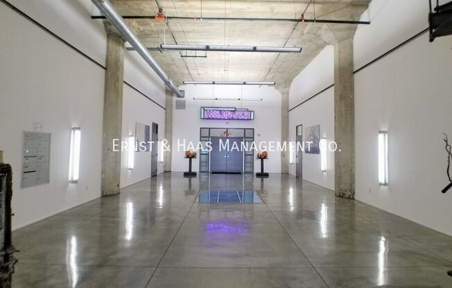 115 W 4 ST