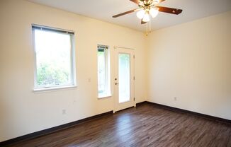 Studio, 1 bath, 335 sqft, $1,125, Unit 02