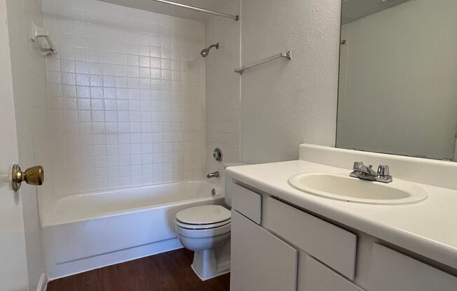 2 beds, 2 baths, 1,003 sqft, $1,050, Unit 1708