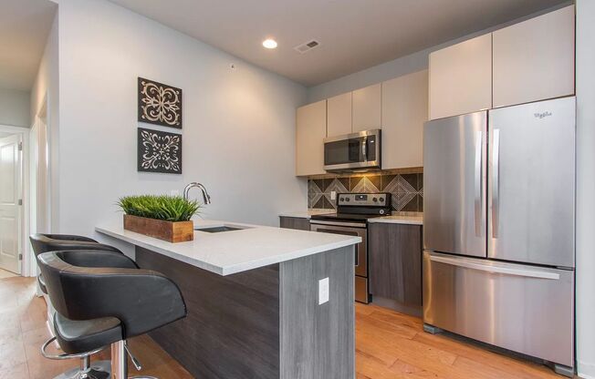 2 beds, 1 bath, 802 sqft, $1,719, Unit Unit 25