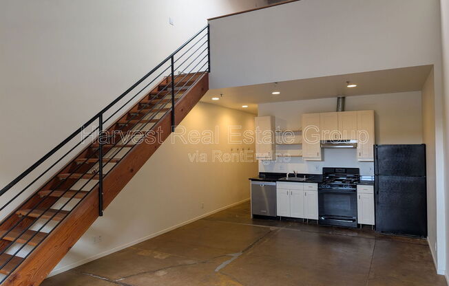 1018 4 AVE
