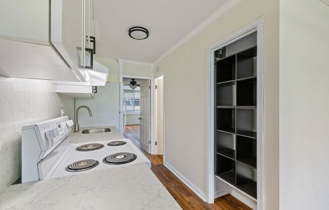 Remodeled 1 bed/ 1 bath- **ALL Utilities Included**