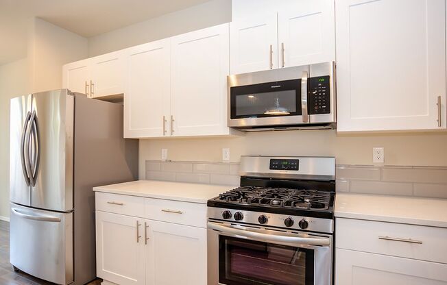 3 beds, 2.5 baths, $2,595, Unit 2364-3