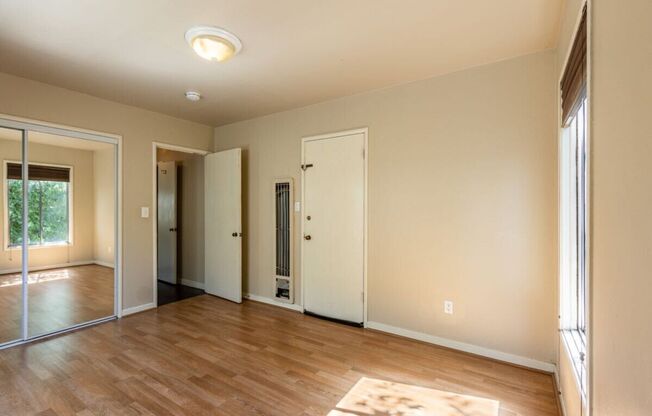 1 bed, 1 bath, $1,850, Unit 1214 Chestnut St. #A