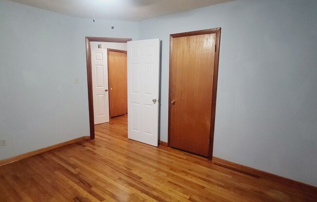 2 beds, 1 bath, $1,025