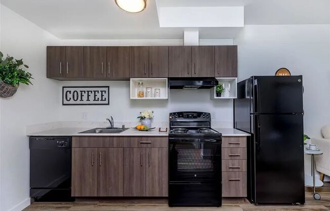 Studio, 1 bath, 350 sqft, $1,225, Unit 407