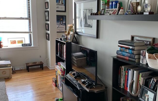 1 bed, 1 bath, 450 sqft, $1,595, Unit 4715-34N