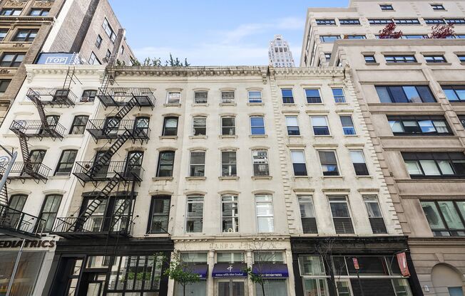 19 WARREN ST