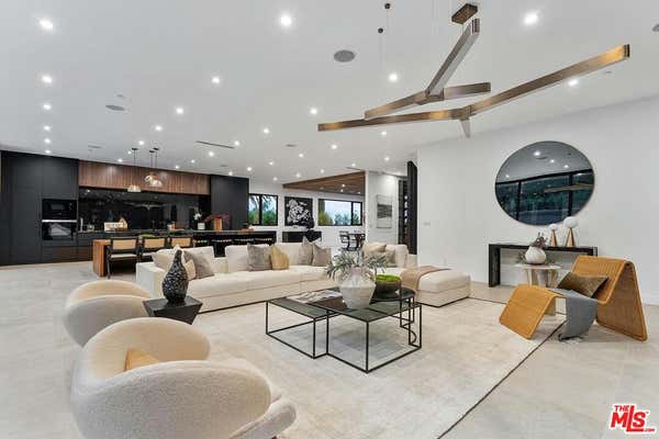 9031 ALTO CEDRO DR