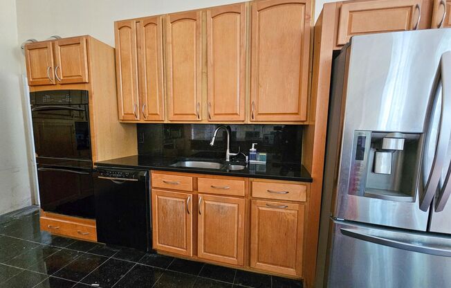 SPACIOUS LUXURY HOME WITH IN-LAW SUITE! [FURNISHED RENTAL]