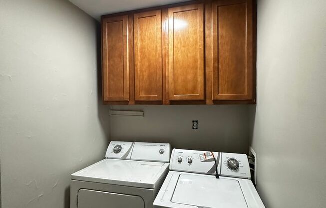 2 beds, 1 bath, $1,350, Unit #02