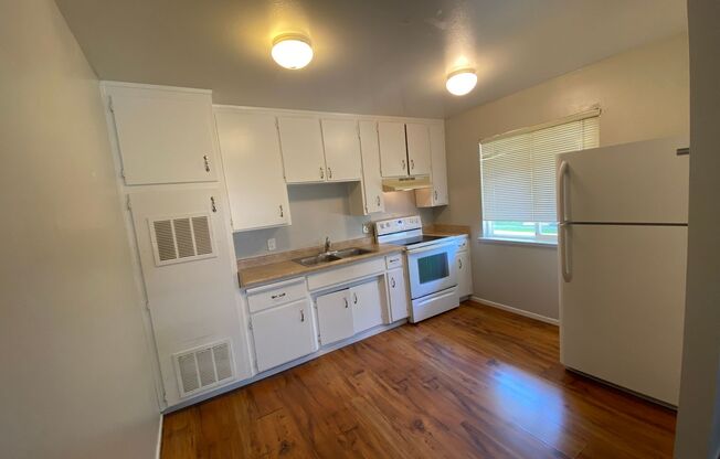 2 beds, 1 bath, $1,675, Unit 291A