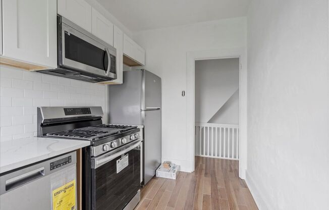 5556 5558 POCUSSET ST