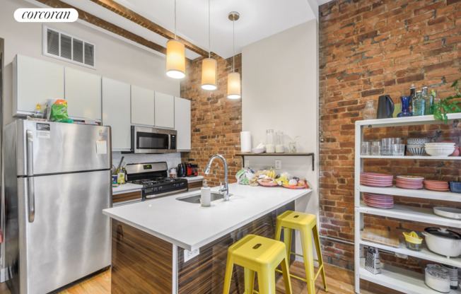 989 LAFAYETTE AVE