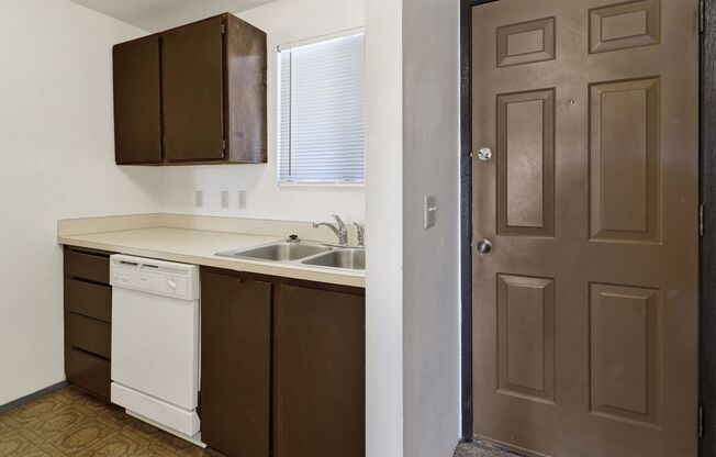 2 beds, 1 bath, 799 sqft, $1,600, Unit 224