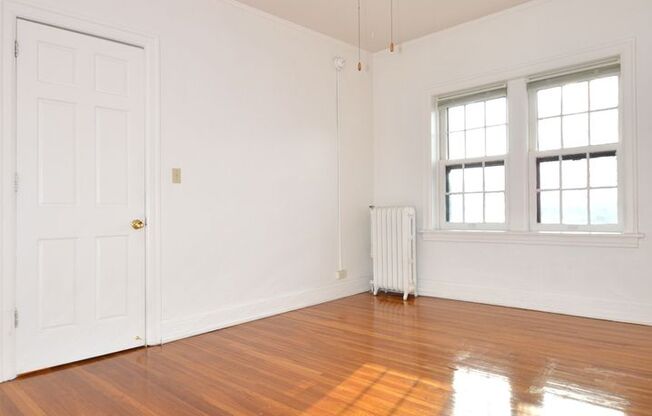 1 bed, 1 bath, 410 sqft, $1,005, Unit 24 - 326