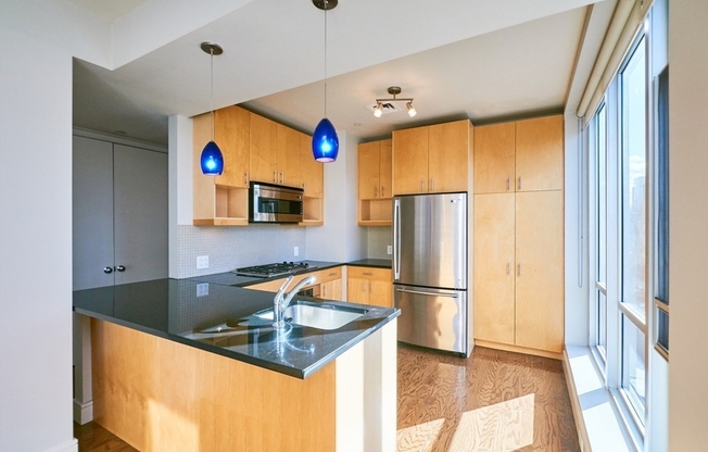 700 HARRISON AVE