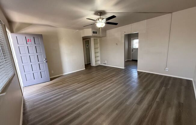 2 beds, 1 bath, 880 sqft, $1,395, Unit 3620-21