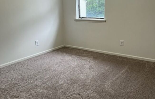 2 beds, 1 bath, 940 sqft, $1,100, Unit 184L