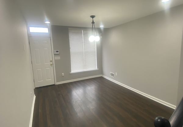 1105 N COLLINGTON AVE