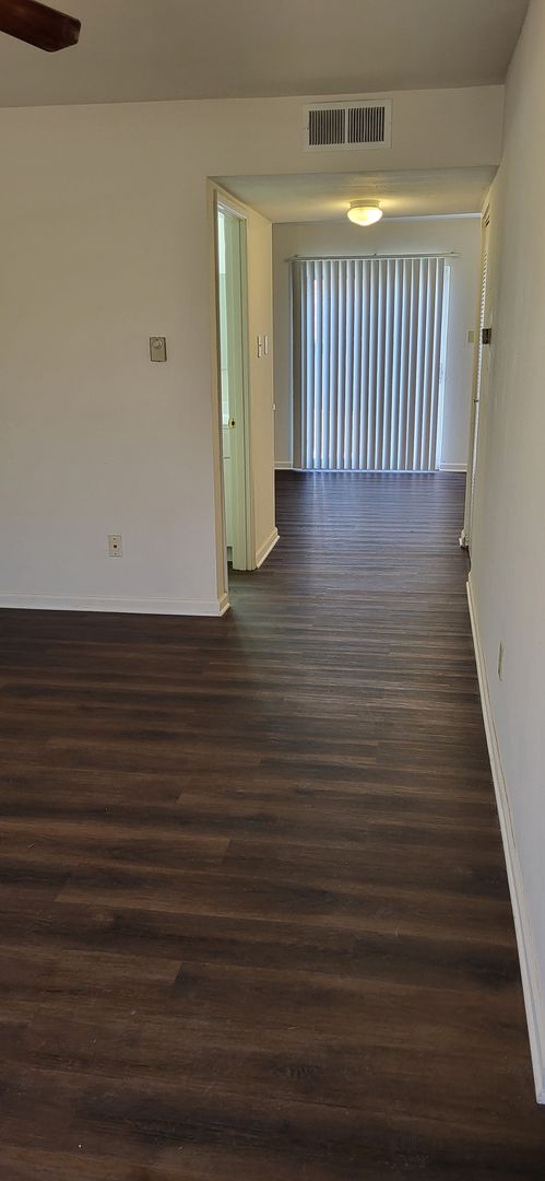 2 beds, 1.5 baths, 1,150 sqft, $1,120, Unit 5266A-LF