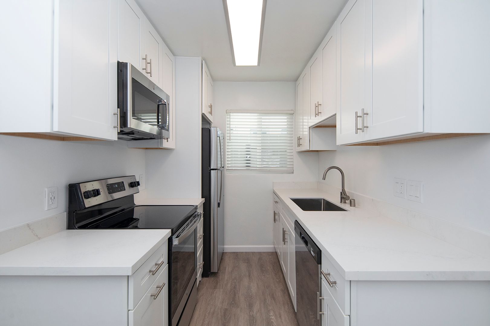 2 Bedroom in PB with Access to Parking, Pool, Spa, and More