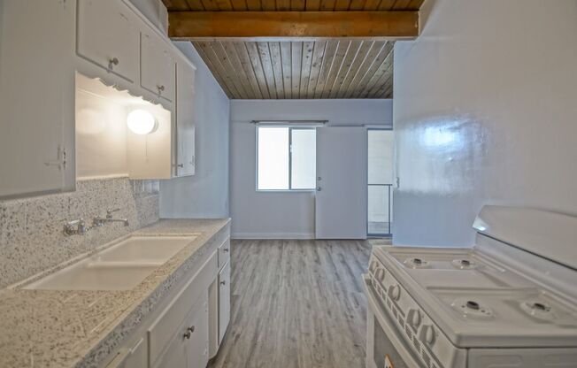 2605 Ruhland Ave.