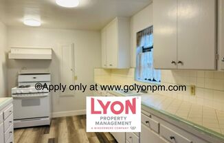 Spacious upstairs 2 bedroom apartment available for immediate move in!!