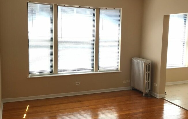 7722 North Marshfield Ave.