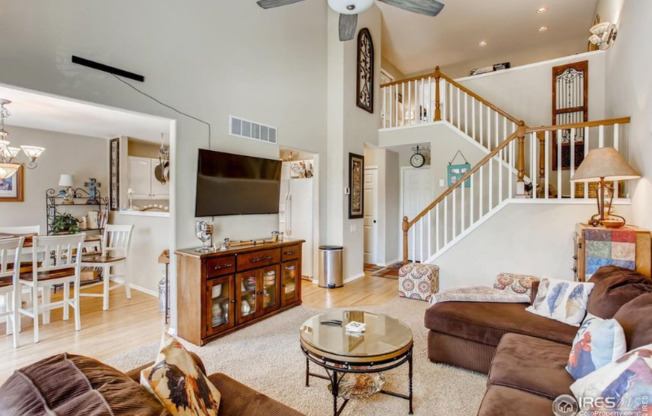 2814 Rock Creek Dr