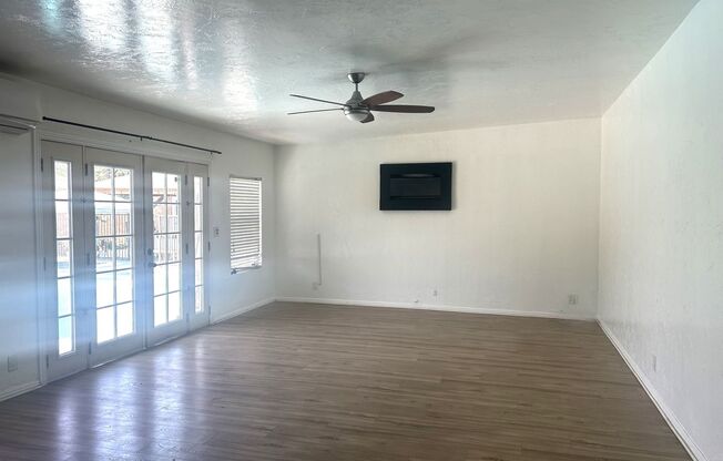 Downey Ave. 12712