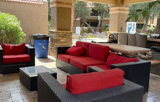 2 beds, 2 baths, $2,250, Unit #2098