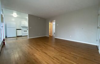 2 beds, 1 bath, 695 sqft, $995, Unit UNIT 4033-201