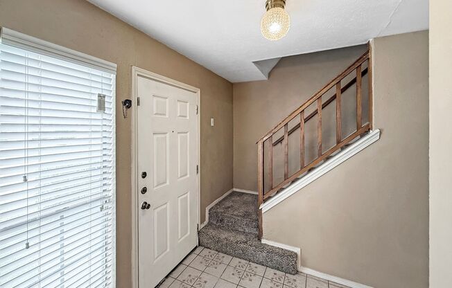 Charming 3-Bed, 2.5-Bath Home for Lease in Meadow Creek Neighborhood!