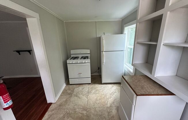 1 bed, 1 bath, 500 sqft, $595, Unit B