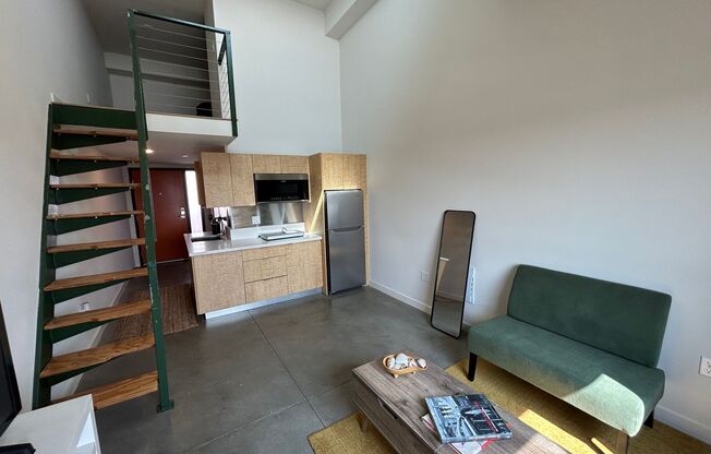 Studio, 1 bath, 305 sqft, $2,045, Unit 667