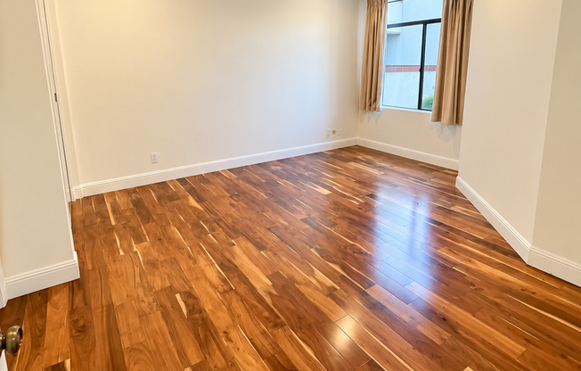 1 bed, 1.5 baths, $3,500, Unit # 113