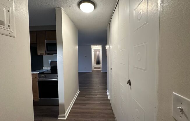 1 bed, 1 bath, 600 sqft, $1,300, Unit Apartment 22