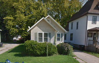 1320 EASTMAN ST
