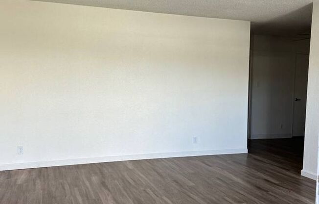 2 beds, 1 bath, 1,000 sqft, $1,650, Unit 18