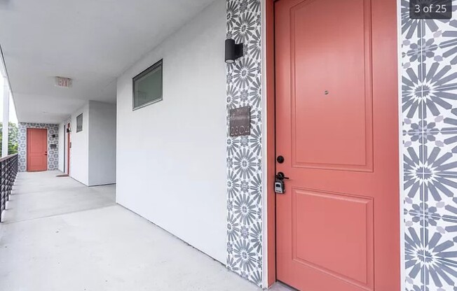 2709 E 5 ST