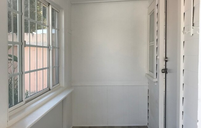 4041 Van Buren PL.