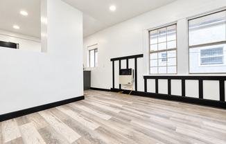 1518 W 11 PL