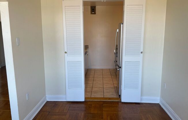 1 bed, 1 bath, 768 sqft, $1,510, Unit Royal York 211