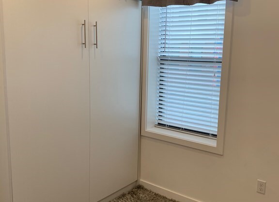 Studio, 1 bath, 999 sqft, $1,550, Unit 23