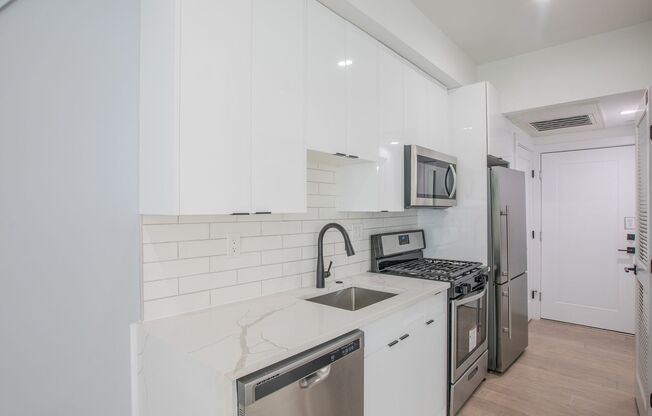 Studio, 1 bath, $1,700, Unit (#101)